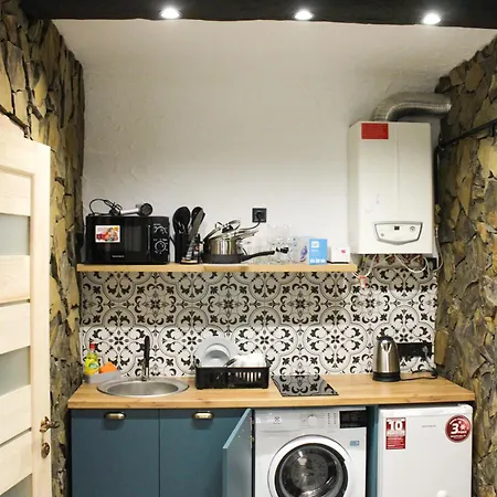 затишна в центрі з власним двориком Daire *