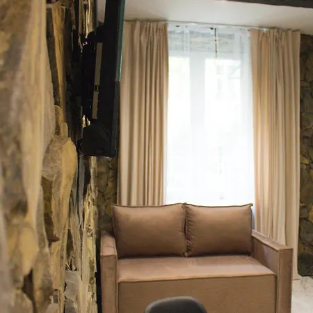 затишна в центрі з власним двориком Львів