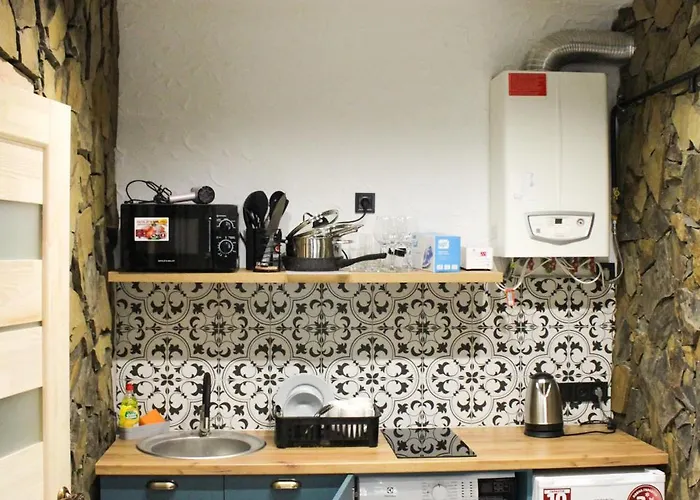 затишна в центрі з власним двориком Apartamento *