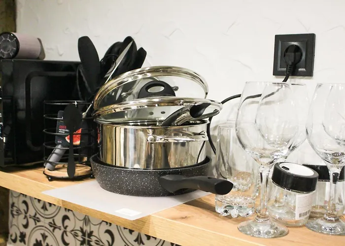 затишна в центрі з власним двориком Apartamento *