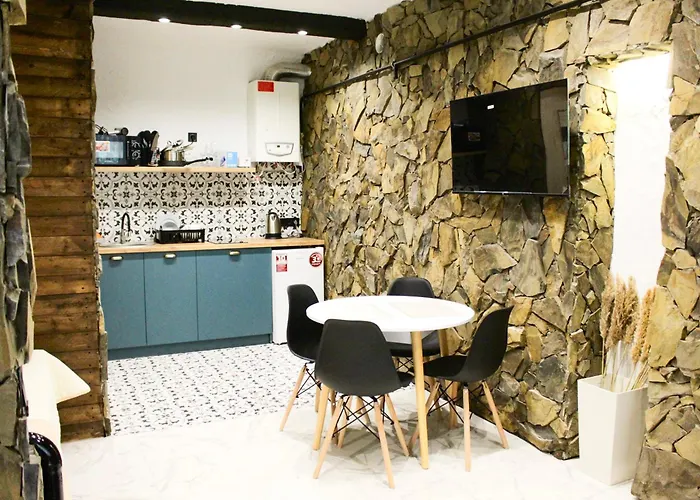 Apartamento затишна в центрі з власним двориком *