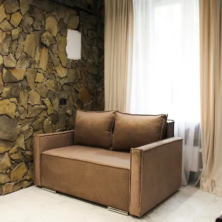 شقة затишна в центрі з власним двориком *