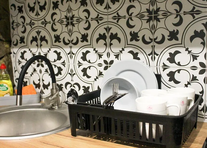 затишна в центрі з власним двориком شقة *